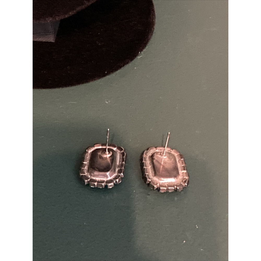 Express Gold Tone Emerald Green Rectangle Post‎ Earrings - Picture 3 of 5